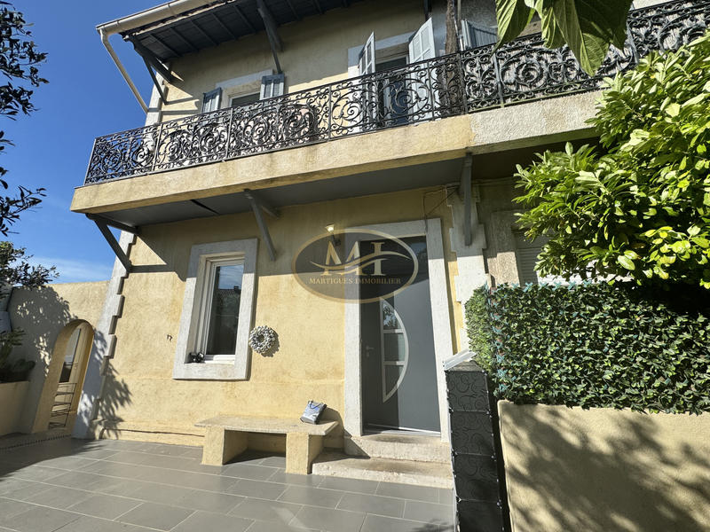 Maison - 99 m² - 5 pièces