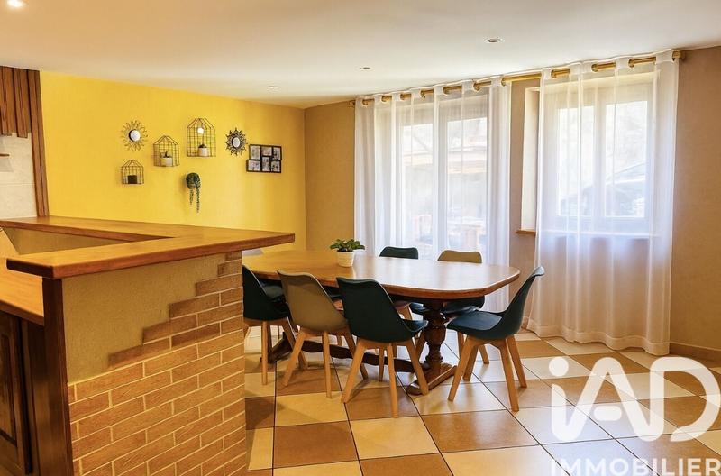 Maison - 333 m² - 10 pièces
