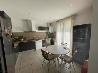 Maison - 163 m² - 8 pièces