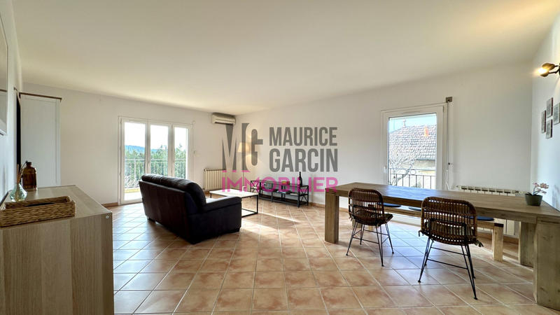 Appartement - 93 m² - 4 pièces