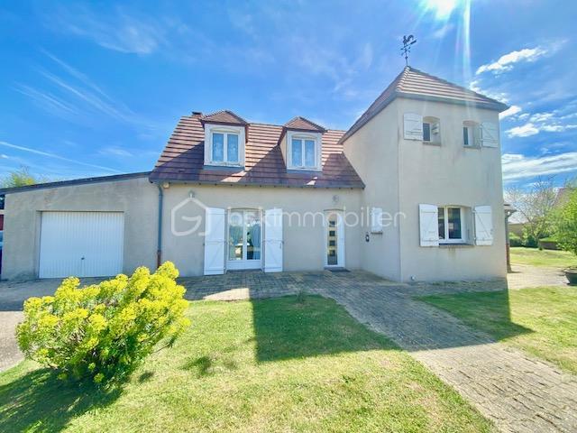 Maison - 180 m² - 8 pièces