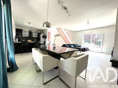 Maison - 166 m² - 8 pièces