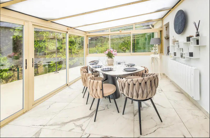 Villa - 227 m² - 7 pièces