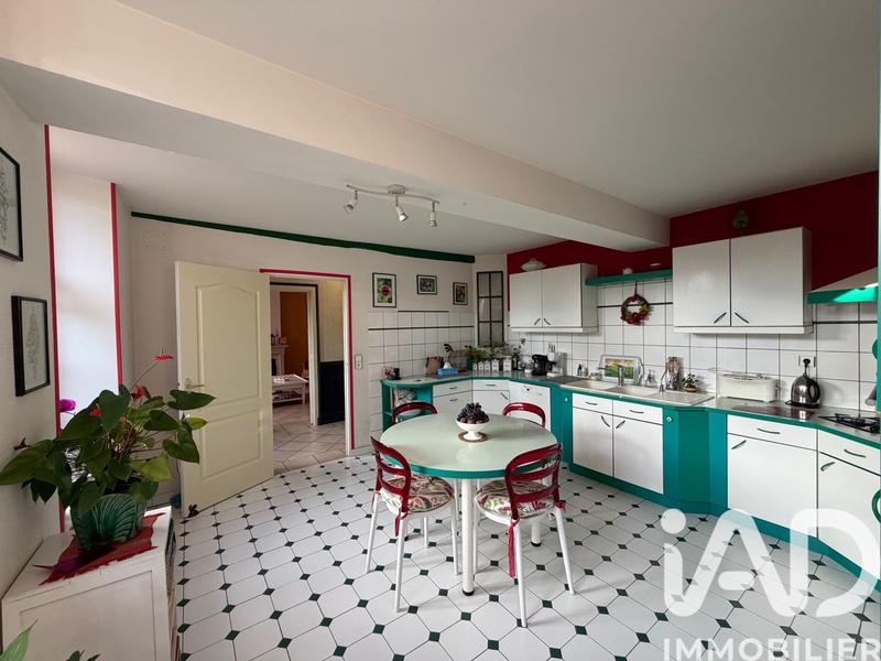 Maison - 205 m² - 8 pièces