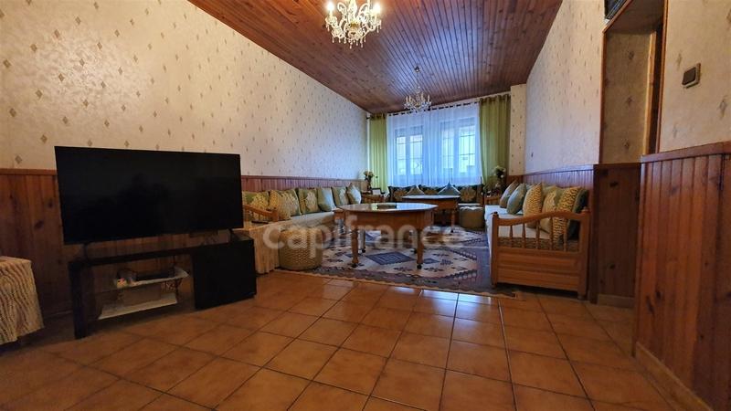 Maison de ville - 240 m² - 9 pièces