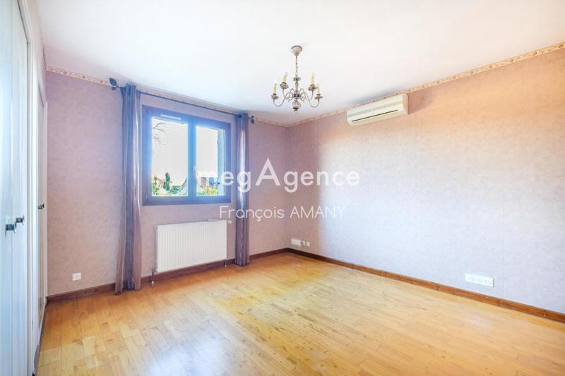 Maison traditionnelle - 154 m² - 7 pièces