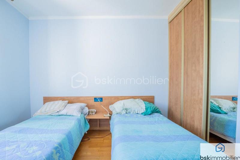 Maison - 320 m² - 10 pièces