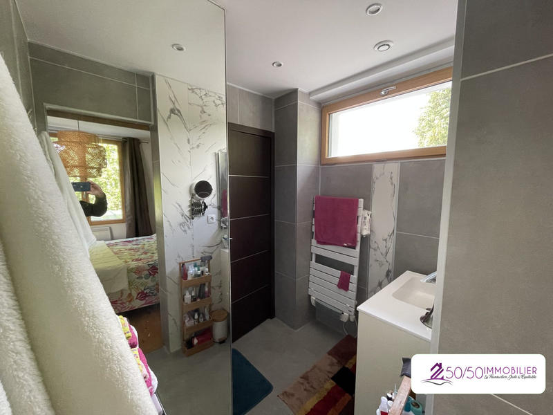 Maison - 252 m² - 9 pièces