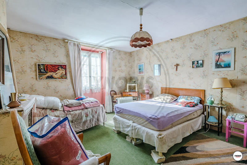 Maison - 300 m² - 10 pièces