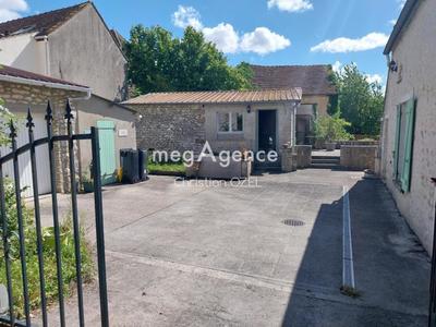 Maison de village - 128 m² - 4 pièces