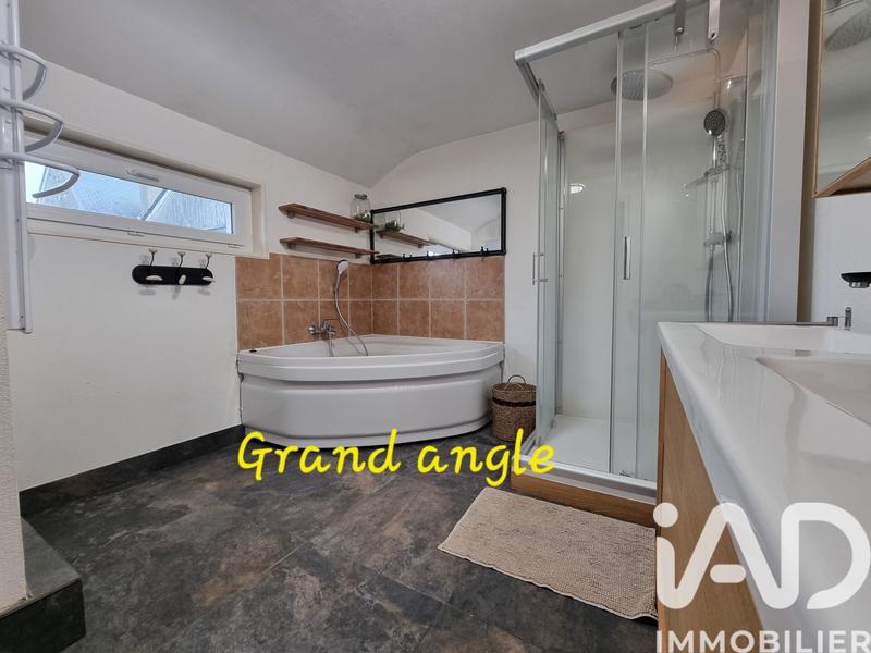 Maison - 240 m² - 8 pièces