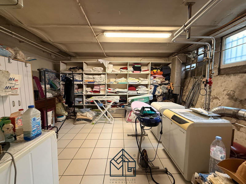 Maison - 361 m² - 10 pièces