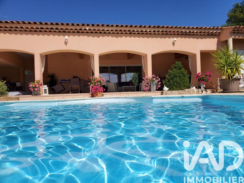 Maison - 260 m² - 7 pièces