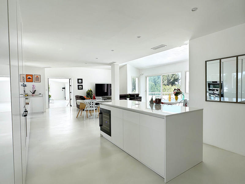 Maison - 297 m² - 8 pièces