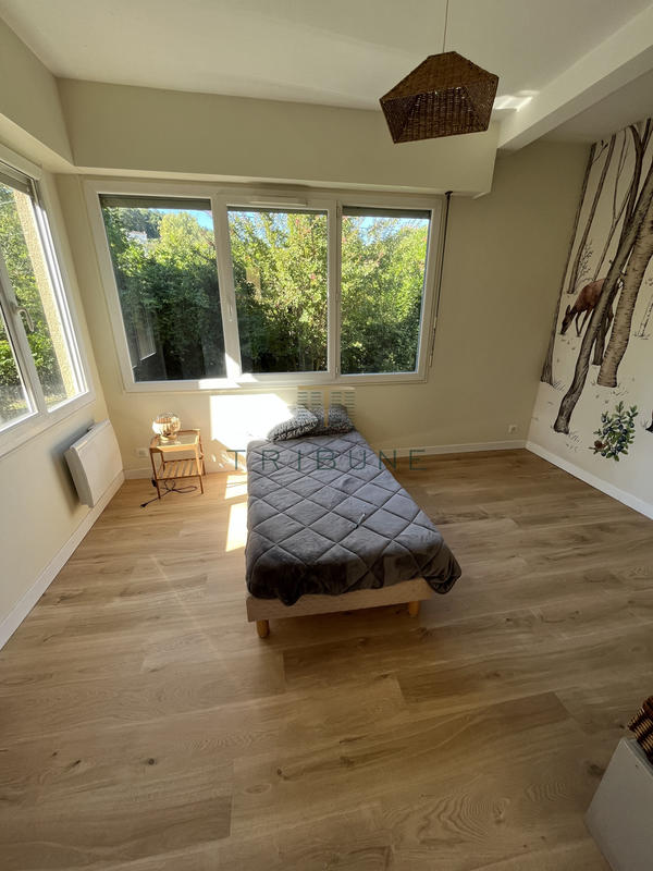 Maison - 195 m² - 7 pièces