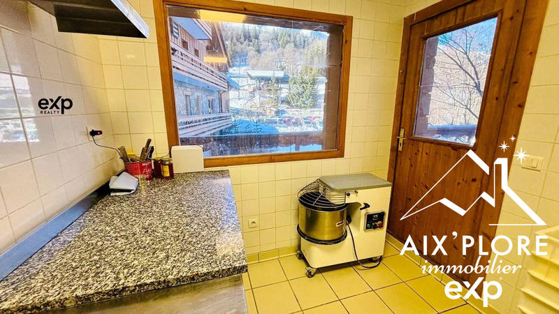 Fonds de commerce - 230 m²