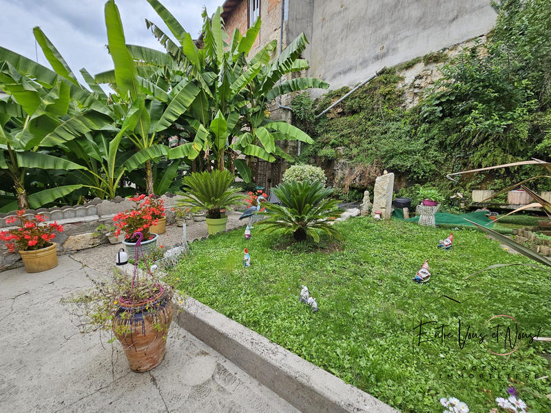 Maison - 313 m² - 13 pièces