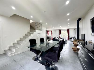 Immeuble - 160 m² - 7 pièces