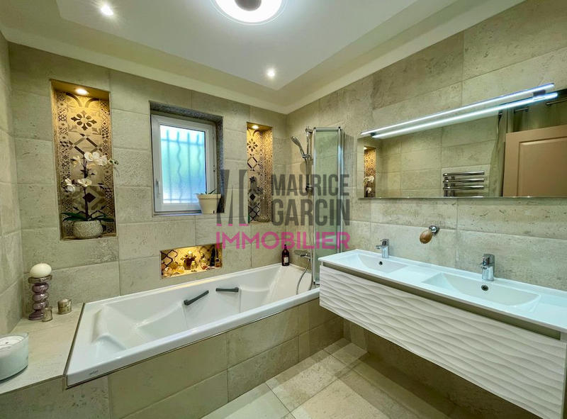 Maison - 134 m² - 6 pièces