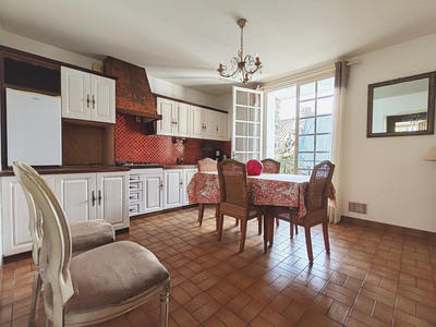 Maison - 218 m² - 5 pièces