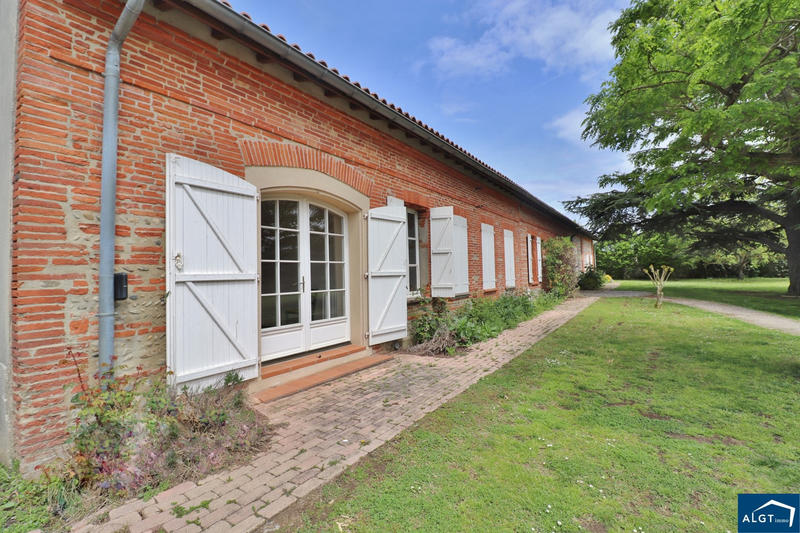 Villa - 328 m² - 12 pièces