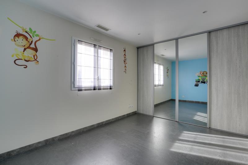 Maison - 210 m² - 7 pièces