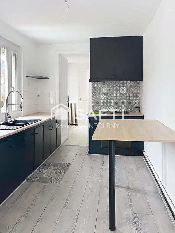 Maison - 217 m² - 9 pièces