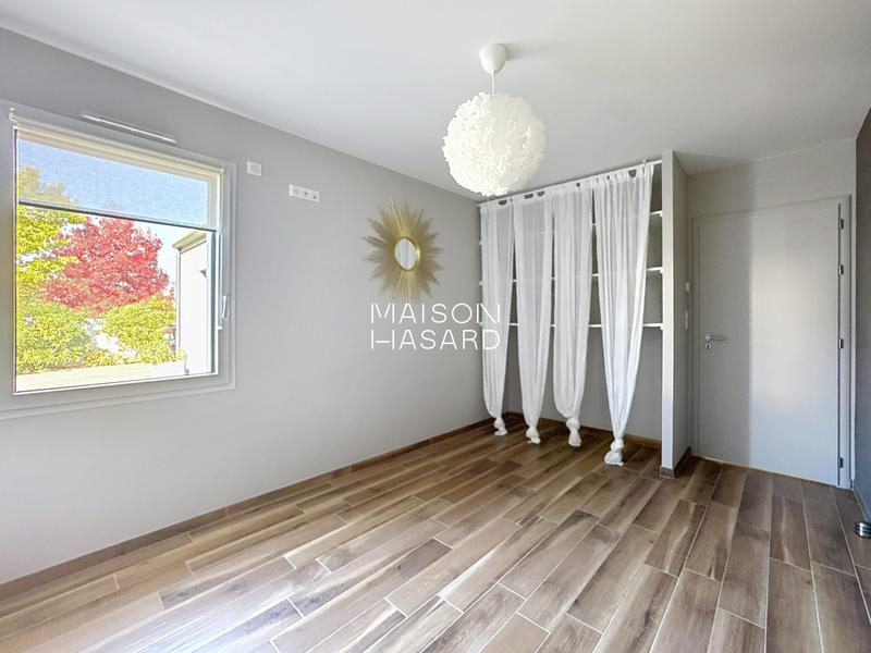 Maison contemporaine - 202 m² - 7 pièces
