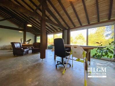 Maison - 328 m² - 5 pièces