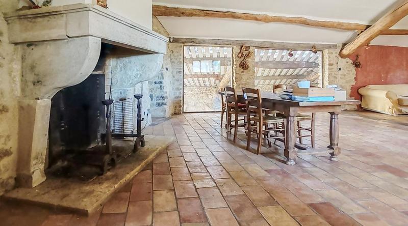 Propriété - 450 m² - 15 pièces