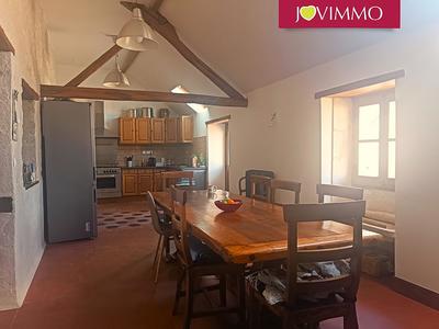 Maison - 230 m² - 10 pièces