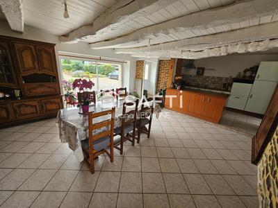 Maison - 267 m² - 11 pièces