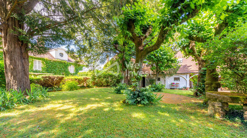 Maison ancienne - 300 m² - 9 pièces