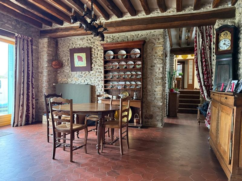 Maison - 220 m² - 8 pièces