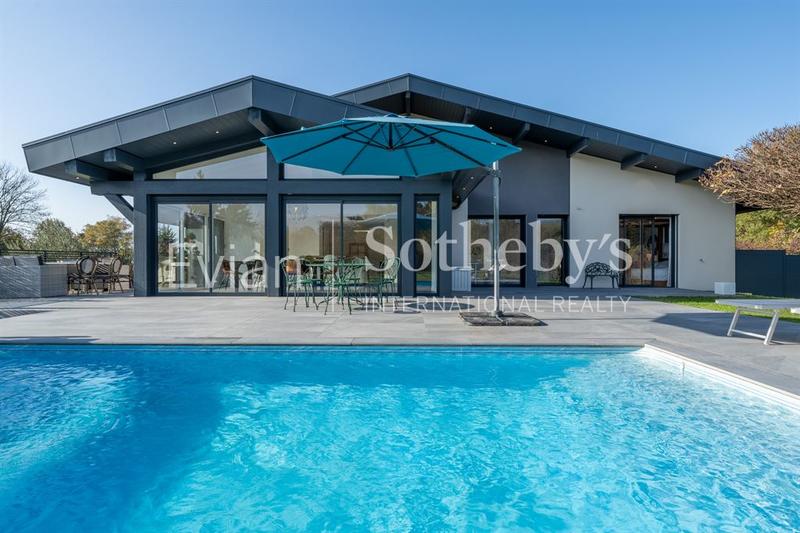 Maison - 269 m² - 7 pièces