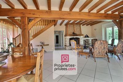 Maison - 210 m² - 6 pièces