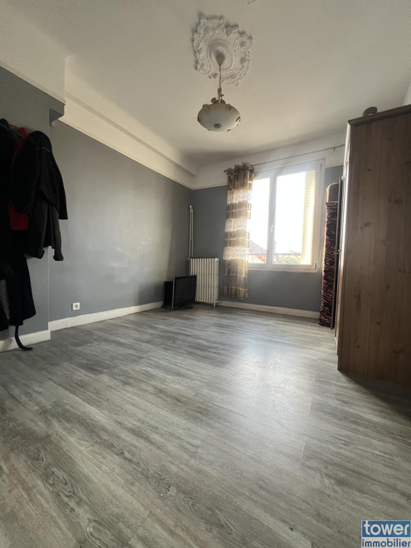 Maison - 199 m² - 10 pièces