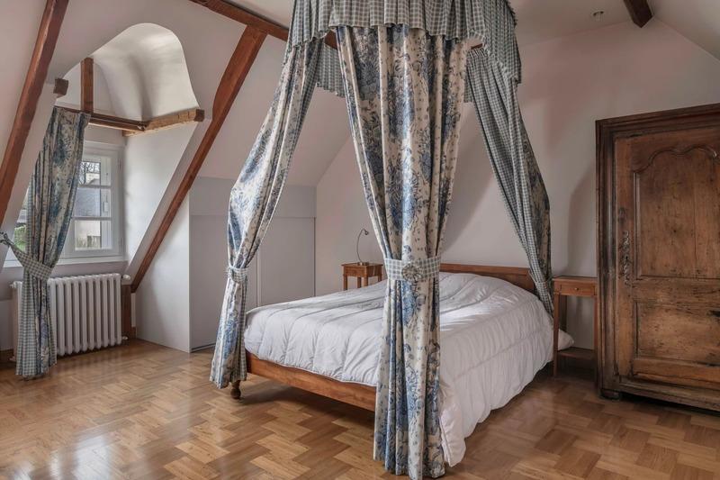 Maison - 366 m² - 14 pièces