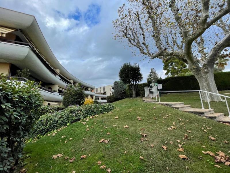 Appartement - 64 m² - 2 pièces