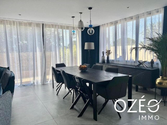 Maison contemporaine - 140 m² - 4 pièces