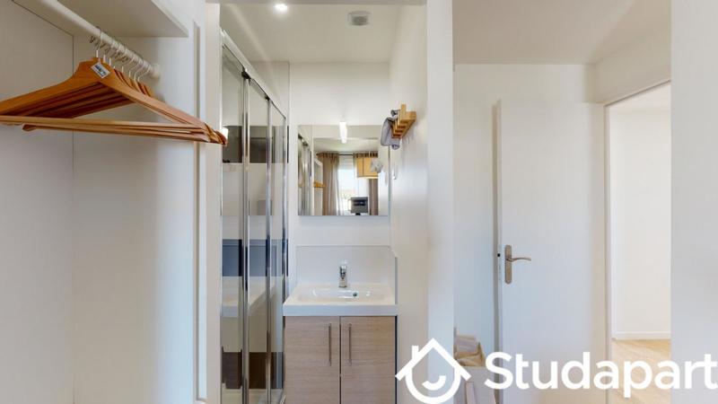 Chambre - 10 m² - 1 pièce