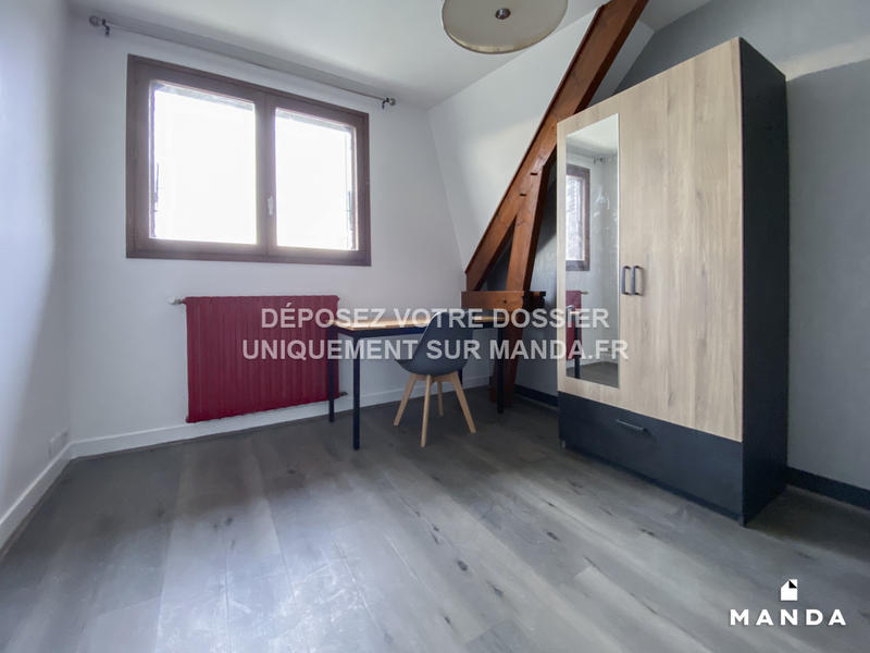 Chambre - 12 m² - 8 pièces