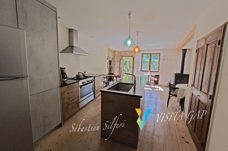 Maison - 223 m² - 12 pièces