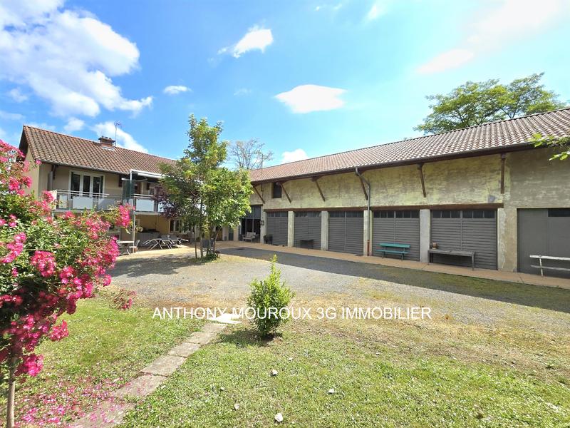 Maison - 195 m² - 9 pièces