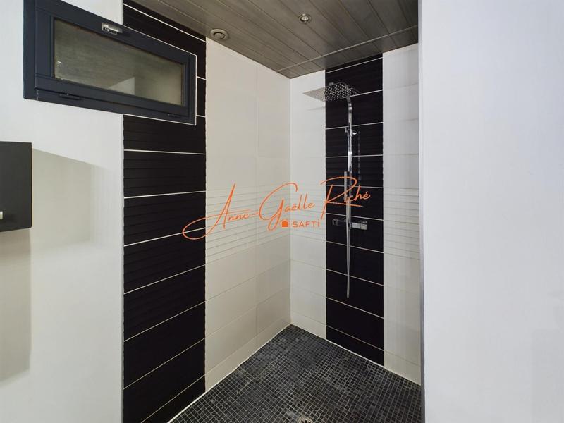 Maison - 186 m² - 6 pièces