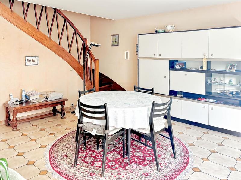 Maison - 96 m² - 5 pièces
