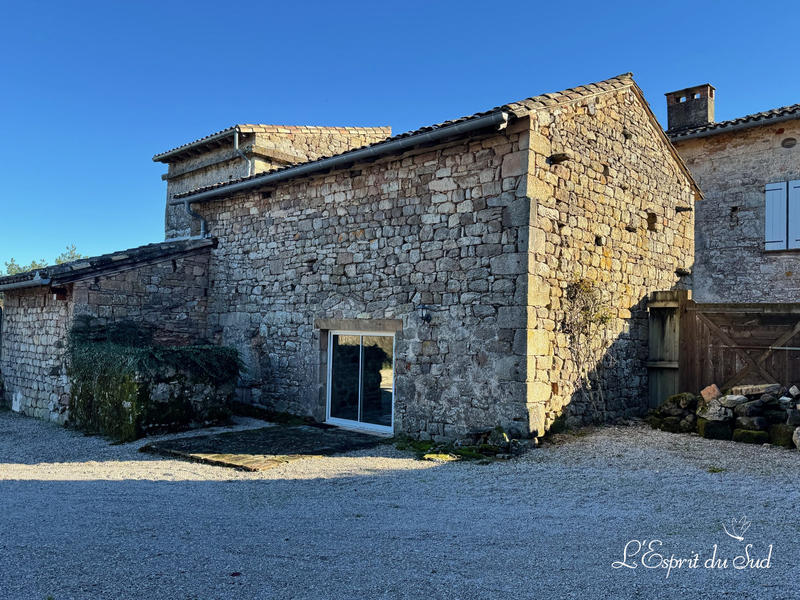 Maison - 260 m² - 8 pièces