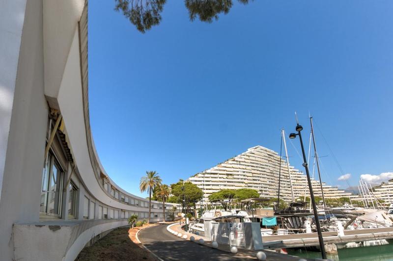 Studio - 14 m² - 1 pièce