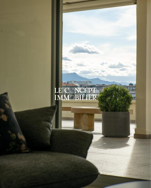 Appartement - 131 m² - 6 pièces