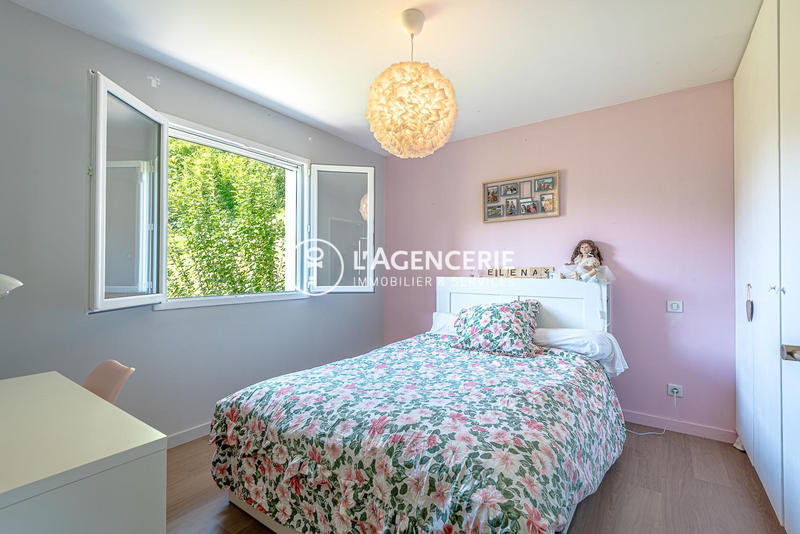 Maison - 220 m² - 5 pièces